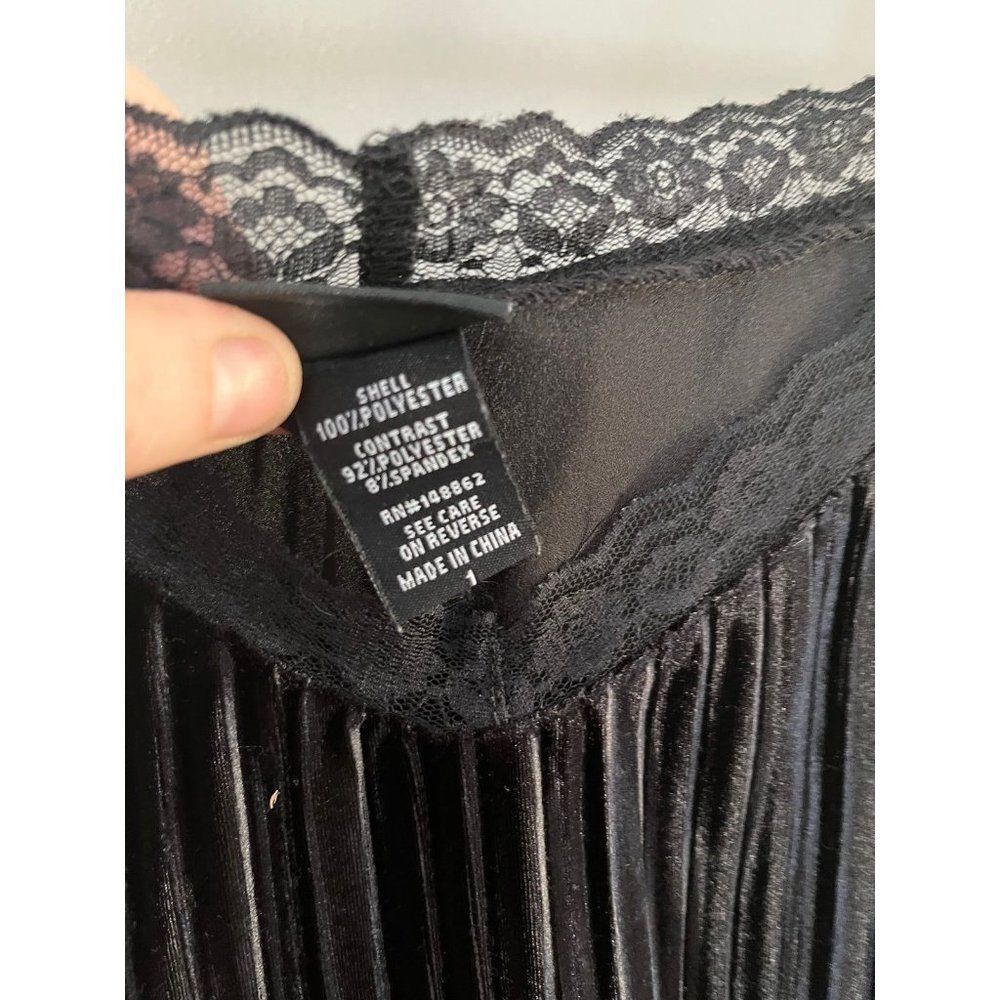 Torrid size 1 black satin and lace cami tank top - Picture 2 of 4